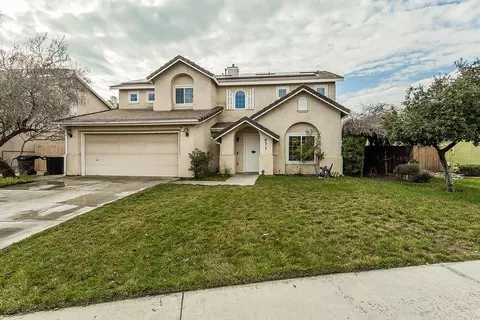 671 Cambria Ln, Lemoore, CA 93245