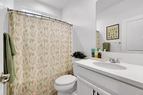 Bath - 4240 Hillside Rd, Madera, CA 93636 photo 1 of 3