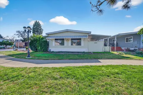 2706 W Ashlan Ave #86, Fresno, CA 93705