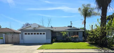 424 W Rialto Ave, Clovis, CA 93612
