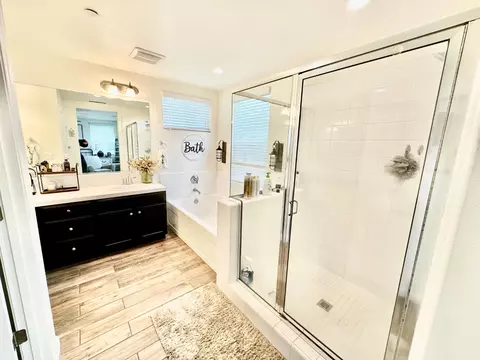 Bath - 905 Wishon Ave W, Madera, CA 93636 photo 4 of 6