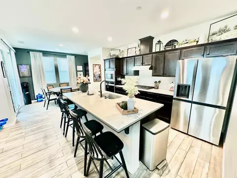 Kitchen - 905 Wishon Ave W, Madera, CA 93636 photo 2 of 7