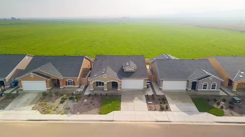 View/Area - 1132 E Orange St, Avenal, CA 93204 photo 3 of 5