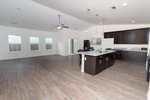 Entry Way - 1132 E Orange St, Avenal, CA 93204 photo 1 of 3