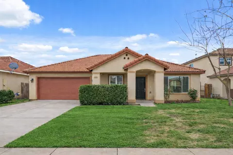 1369 W Burgundy Ct, Hanford, CA 93230