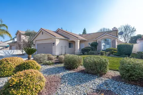 2652 Morris Ave, Clovis, CA 93611