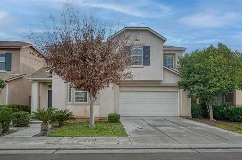 3651 W Pomegranate Ln, Fresno, CA 93711