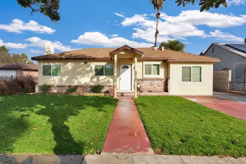 4877 E Illinois Ave, Fresno, CA 93727