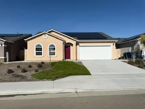 1133 E Orange St, Avenal, CA 93204