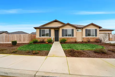 3125 Seymour St, Tulare, CA 93274