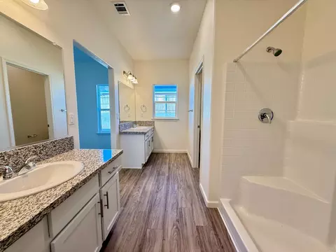 Bath - 1205 E Orange St, Avenal, CA 93204 photo 2 of 2