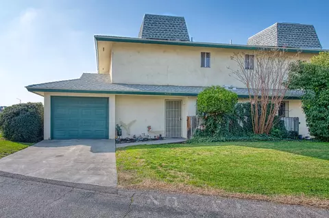 4929 N Winery Cir #110, Fresno, CA 93726