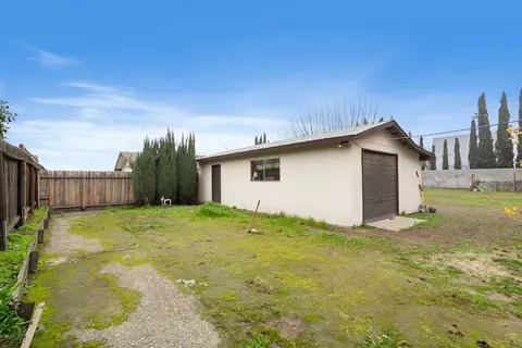 Exterior - 351 N Peach, Clovis, CA 93612 photo 10 of 10