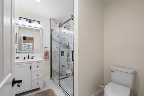 Bath - 351 N Peach, Clovis, CA 93612 photo 3 of 7