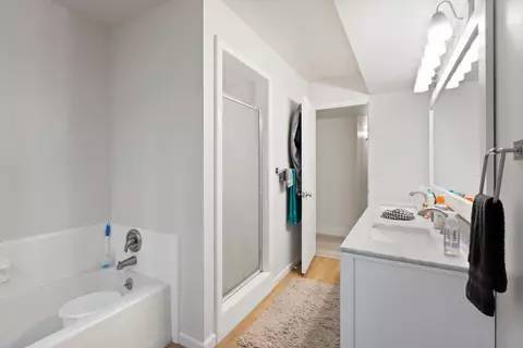 Bath - 351 N Peach, Clovis, CA 93612 photo 6 of 7