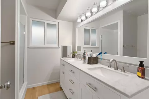 Bath - 351 N Peach, Clovis, CA 93612 photo 7 of 7