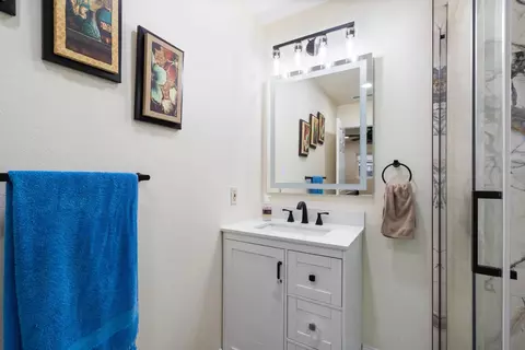 Bath - 351 N Peach, Clovis, CA 93612 photo 4 of 7