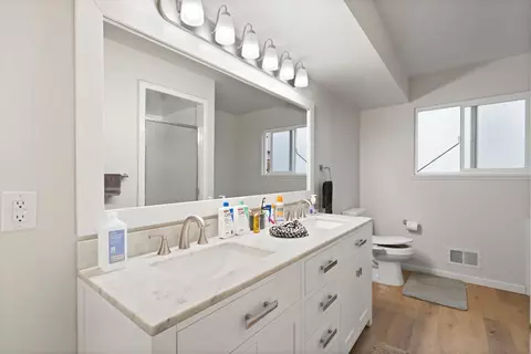 Bath - 351 N Peach, Clovis, CA 93612 photo 5 of 7