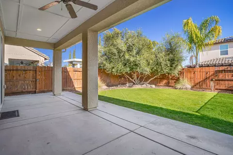 Exterior - 1345 N Kaweah Ave, Clovis, CA 93619 photo 8 of 8