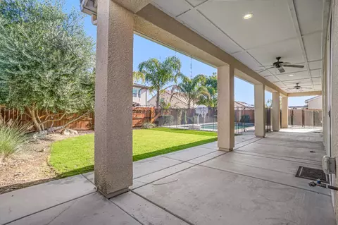 Exterior - 1345 N Kaweah Ave, Clovis, CA 93619 photo 3 of 8