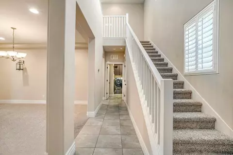 Entry Way - 1345 N Kaweah Ave, Clovis, CA 93619 photo 2 of 7
