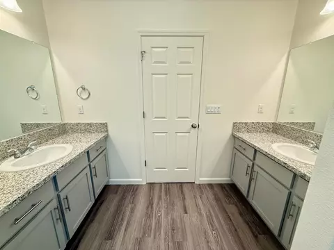 Bath - 1200 E Orange St, Avenal, CA 93204 photo 1 of 3