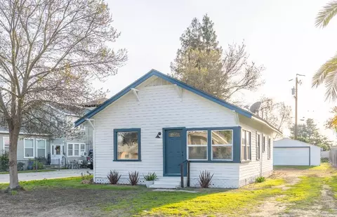 13475 Pear St, Caruthers, CA 93609