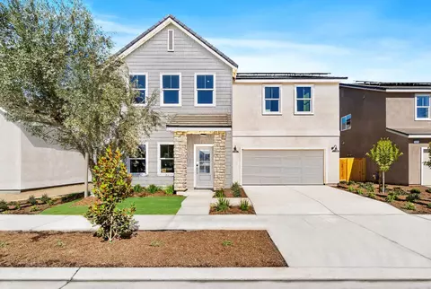 1053 Springtime Ave, Clovis, CA 93619