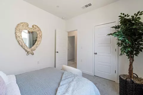 Bedroom - 1046 Springtime Ave, Clovis, CA 93619 photo 5 of 8