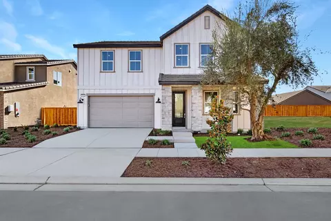 1046 Springtime Ave, Clovis, CA 93619