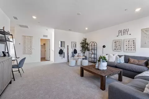 Entry Way - 1046 Springtime Ave, Clovis, CA 93619 photo 5 of 6