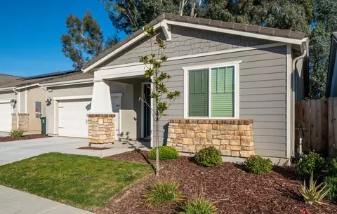 Exterior - 1437 Las Rosas Ave, Clovis, CA 93619 photo 9 of 9