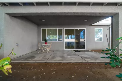 Exterior - 1437 Las Rosas Ave, Clovis, CA 93619 photo 6 of 9