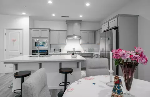 Kitchen - 1437 Las Rosas Ave, Clovis, CA 93619 photo 3 of 7
