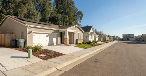 Other - 1437 Las Rosas Ave, Clovis, CA 93619 photo 2 of 6