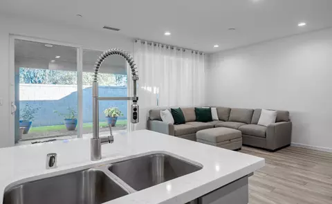 Kitchen - 1437 Las Rosas Ave, Clovis, CA 93619 photo 6 of 7