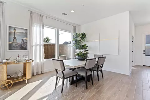 Dining - 2283 N Argyle Ave, Clovis, CA 93619 photo 1 of 2