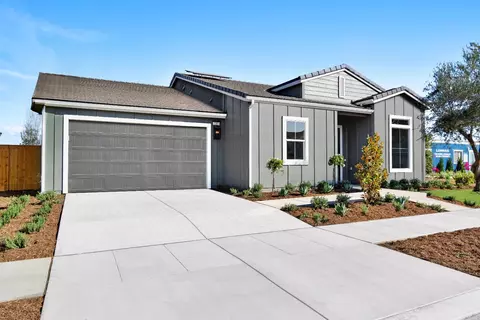 Exterior - 2283 N Argyle Ave, Clovis, CA 93619 photo 2 of 6