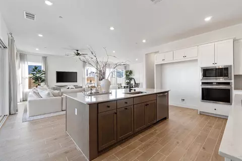 Kitchen - 2283 N Argyle Ave, Clovis, CA 93619 photo 5 of 7