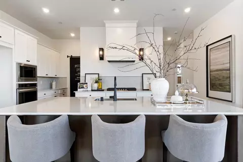 Kitchen - 2283 N Argyle Ave, Clovis, CA 93619 photo 3 of 7