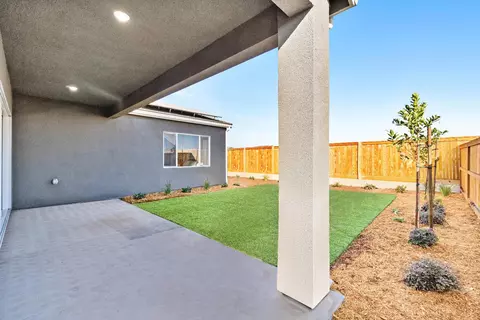 Exterior - 2283 N Argyle Ave, Clovis, CA 93619 photo 5 of 6