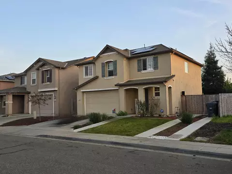 1348 Apple Ct, Madera, CA 93638