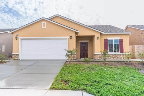 1208 E Orange St, Avenal, CA 93204