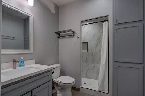 Bath - 15 E 22nd St, Merced, CA 95340 photo 1 of 3