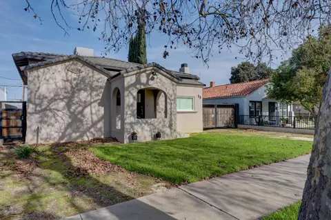 Exterior - 15 E 22nd St, Merced, CA 95340 photo 4 of 9