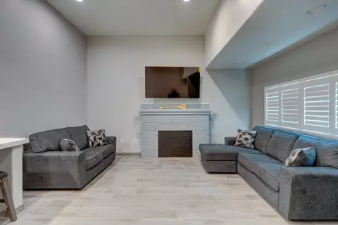 Living - 15 E 22nd St, Merced, CA 95340 photo 1 of 3