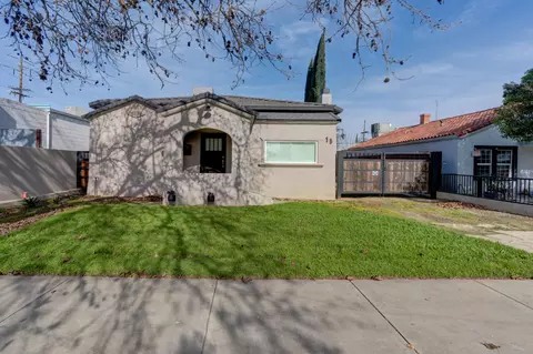 Exterior - 15 E 22nd St, Merced, CA 95340 photo 2 of 9