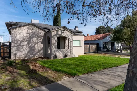 Exterior - 15 E 22nd St, Merced, CA 95340 photo 3 of 9