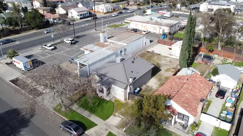 View/Area - 15 E 22nd St, Merced, CA 95340 photo 2 of 10