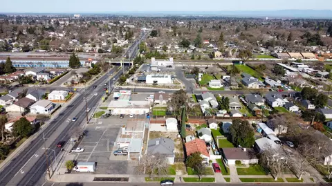 View/Area - 15 E 22nd St, Merced, CA 95340 photo 9 of 10